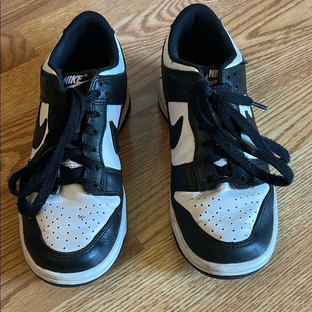 Nike Black and White Dunk Sneakers Classic Design Kids Size 4